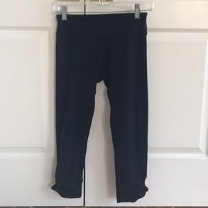 Beyond yoga black Capri leggings with ankle detail